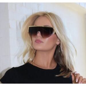 Medusa Halo Icon Black Frame Black Lens Sunglasses Fashion Trending Shield NEW